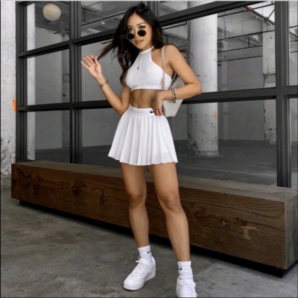 Medium Rare Nike Victory Pleated White Mini Skirt - Picture 12 of 15